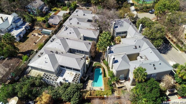 Listing photo id 35 for 122 Chester  Apt 2