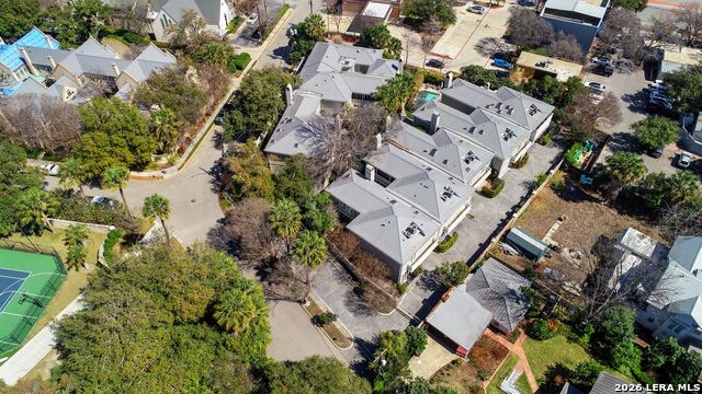 Listing photo id 37 for 122 Chester  Apt 2