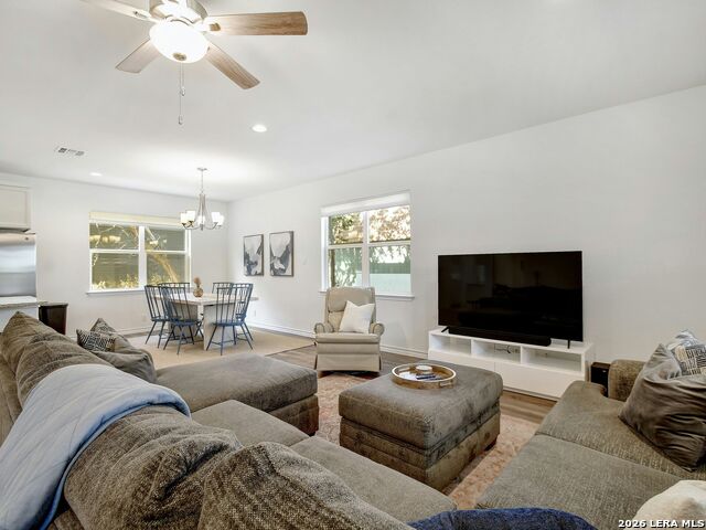 Image 5 of 30 For 660 Mockingbird