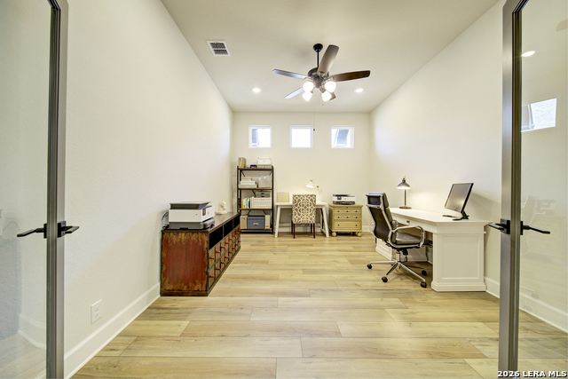 Image 13 of 37 For 931 Gyngell  