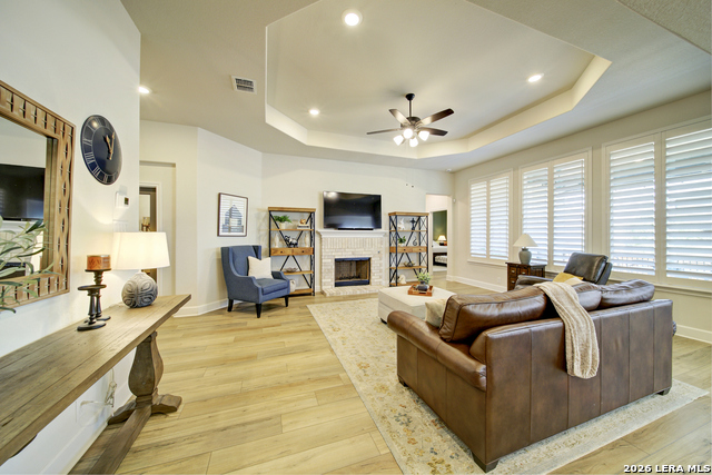 Image 16 of 37 For 931 Gyngell  