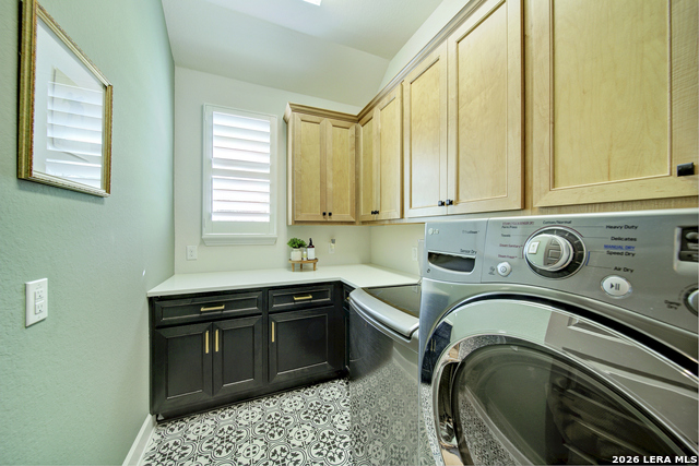 Image 26 of 37 For 931 Gyngell  