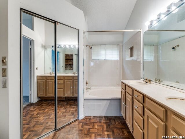 Image 19 of 25 For 6923 Raintree