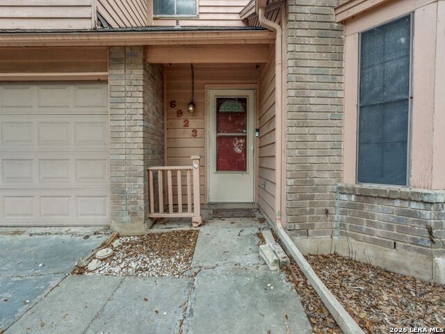 Image 4 of 25 For 6923 Raintree