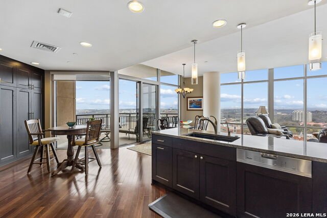 Image 11 of 36 For 4242 Broadway  1504