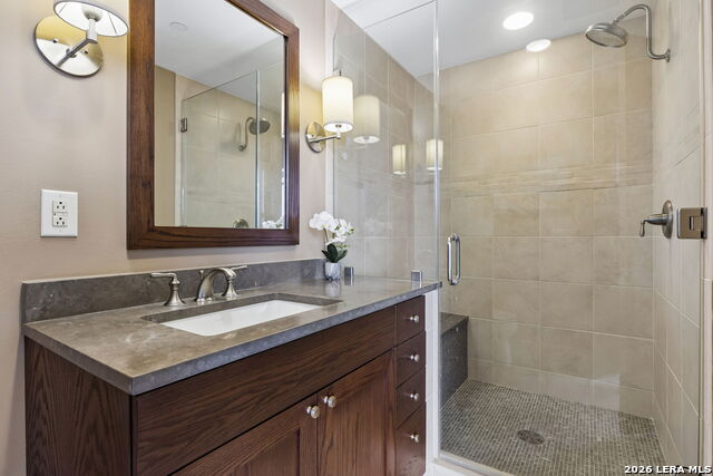 Image 19 of 36 For 4242 Broadway  1504