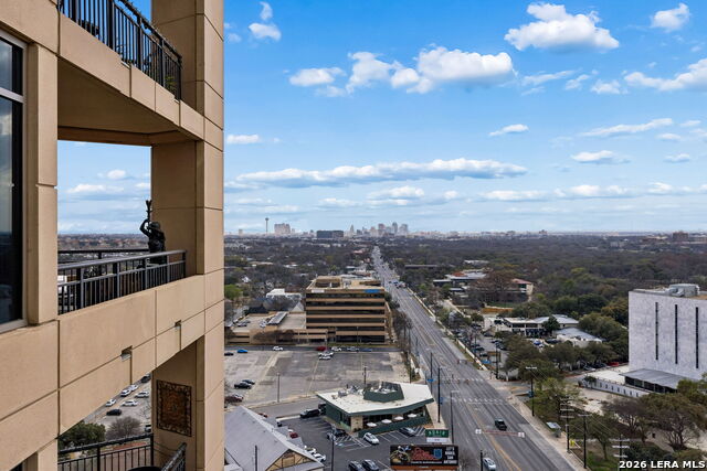 Image 21 of 36 For 4242 Broadway  1504