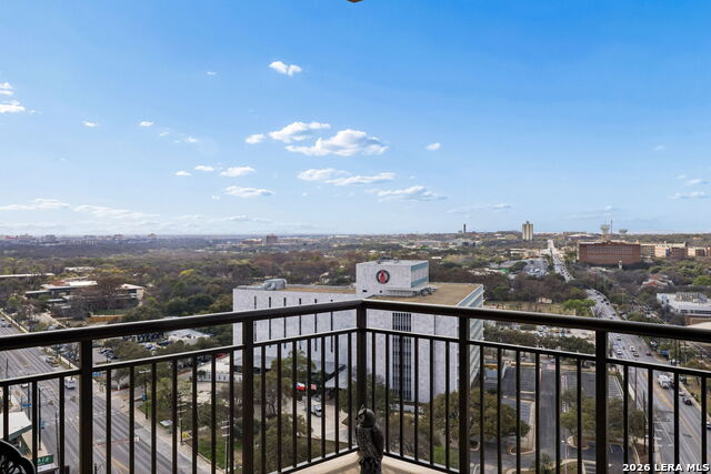 Image 23 of 36 For 4242 Broadway  1504