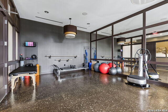 Image 33 of 36 For 4242 Broadway  1504