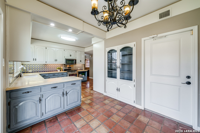 Image 11 of 26 For 301 Wickford Way St