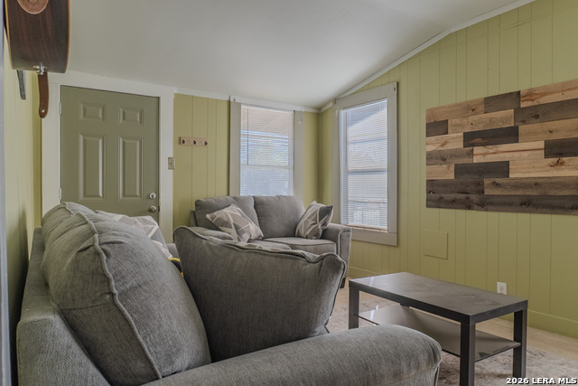 Image 23 of 43 For 918 New Laredo