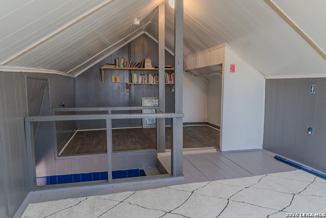 Image 24 of 43 For 918 New Laredo