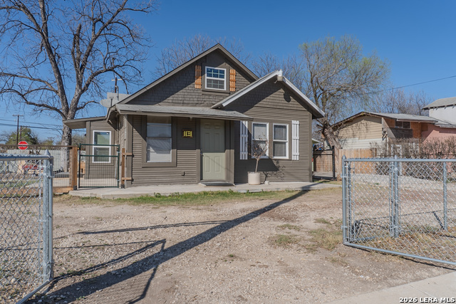 Image 3 of 43 For 918 New Laredo