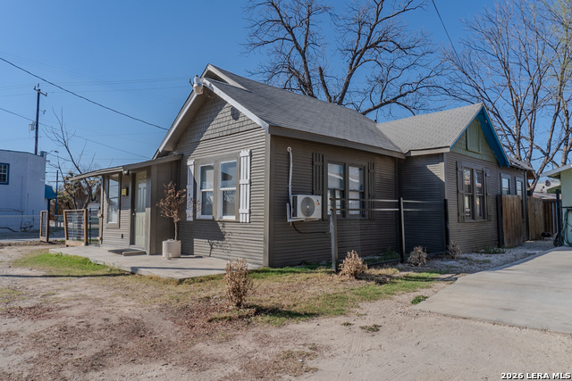 Image 32 of 43 For 918 New Laredo