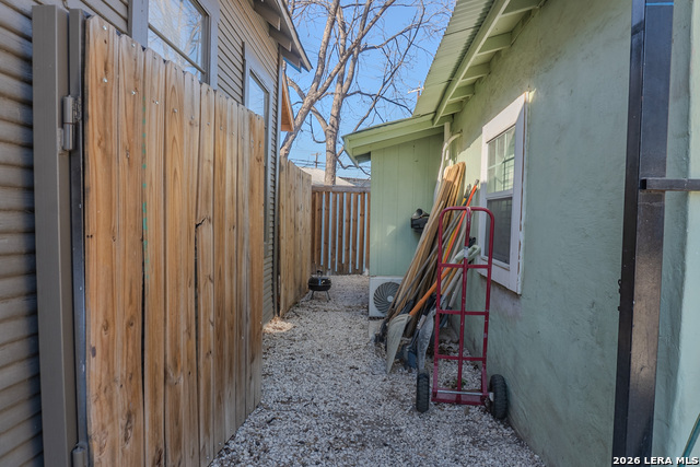 Image 34 of 43 For 918 New Laredo