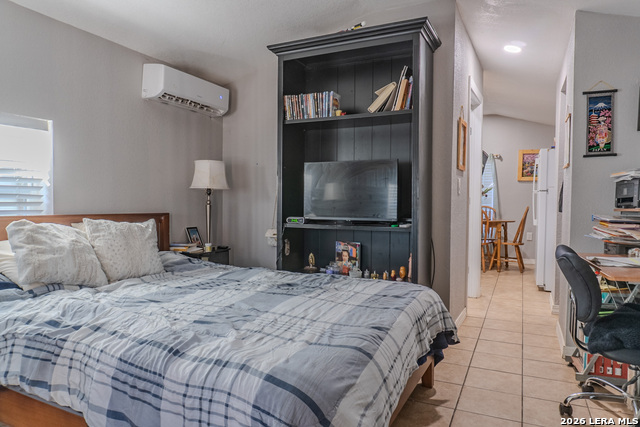 Image 35 of 43 For 918 New Laredo