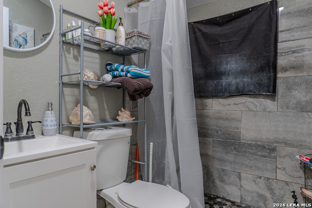 Image 36 of 43 For 918 New Laredo