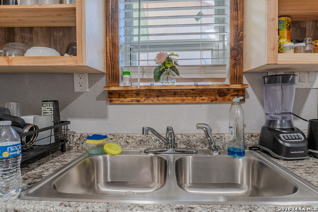 Image 39 of 43 For 918 New Laredo