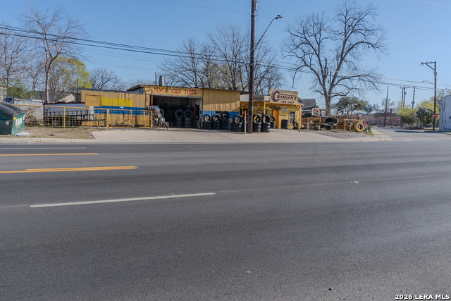 Image 41 of 43 For 918 New Laredo