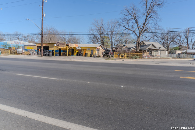 Image 42 of 43 For 918 New Laredo