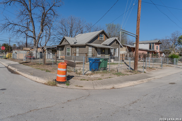 Image 6 of 43 For 918 New Laredo