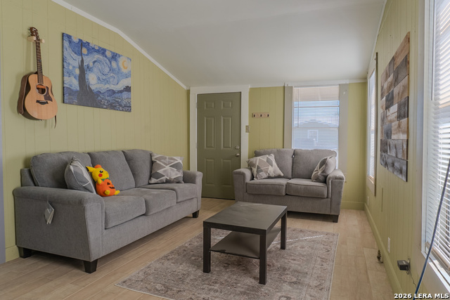 Image 8 of 43 For 918 New Laredo