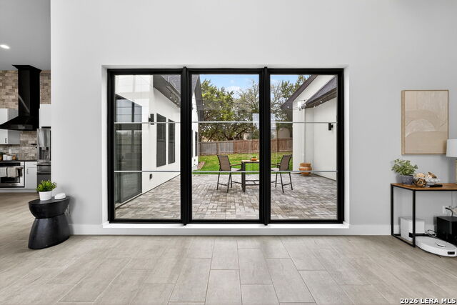 Image 10 of 72 For 8024 Alton  