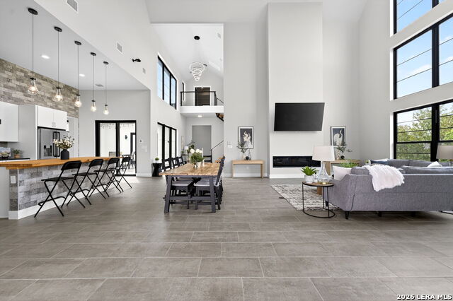 Image 14 of 72 For 8024 Alton  