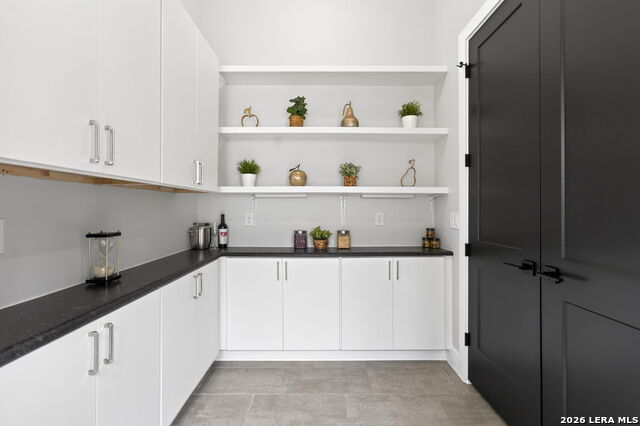 Image 23 of 72 For 8024 Alton  