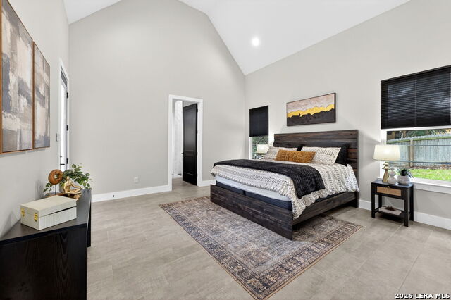 Image 26 of 72 For 8024 Alton  