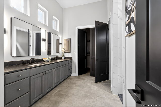 Image 29 of 72 For 8024 Alton  