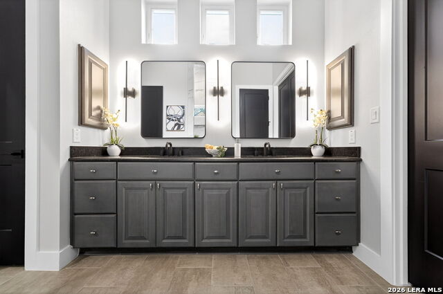 Image 31 of 72 For 8024 Alton  