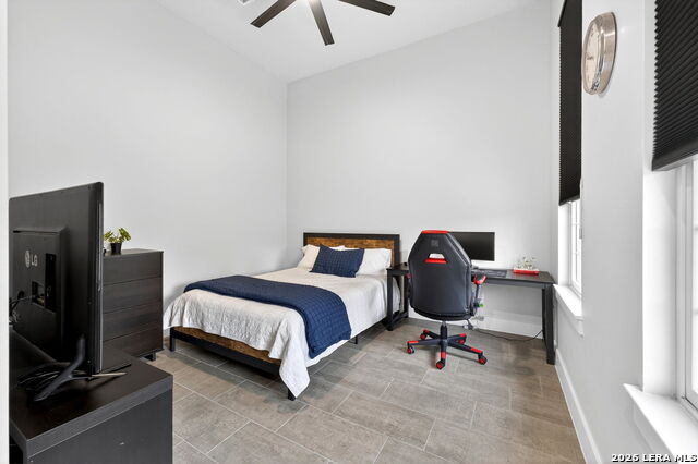 Image 36 of 72 For 8024 Alton  