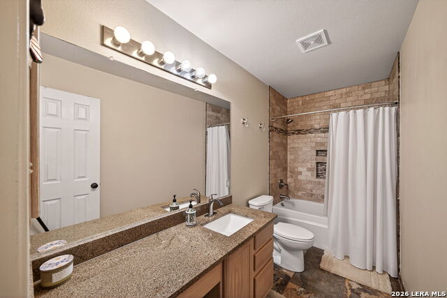 Listing photo id 18 for 18622 Wooded Creek