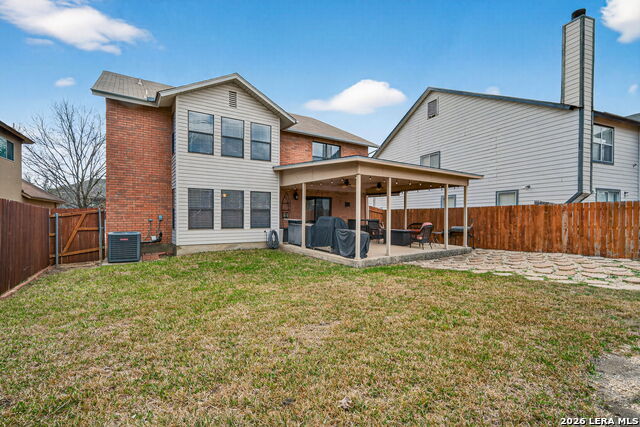 Listing photo id 23 for 18622 Wooded Creek