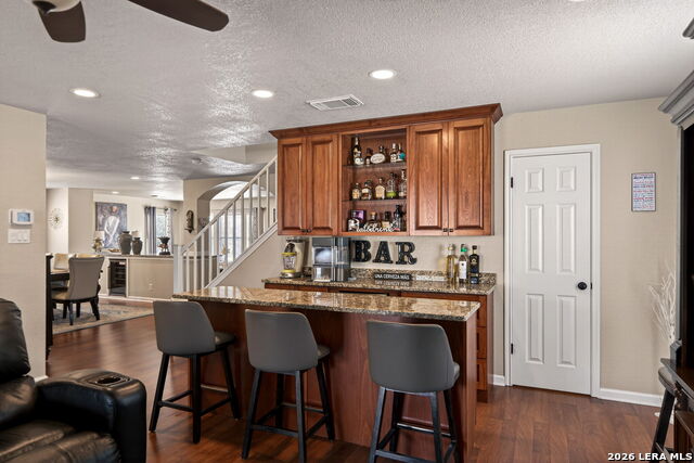 Listing photo id 7 for 18622 Wooded Creek