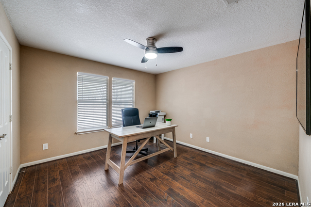 Image 21 of 33 For 22420 Red Sand