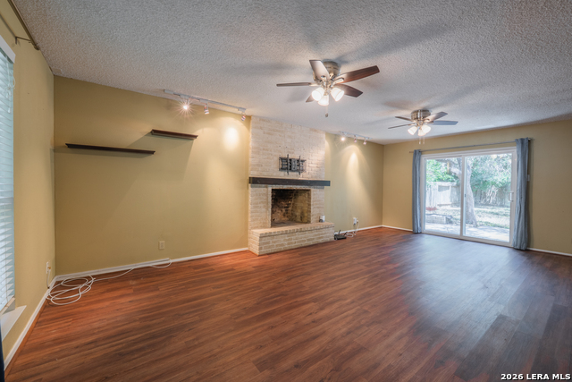 Image 9 of 23 For 5414 Timber Post