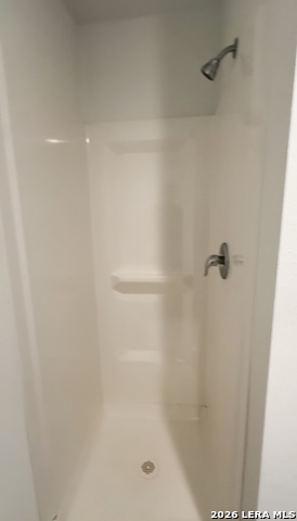 Listing photo id 13 for 5018 Primrose Ridge