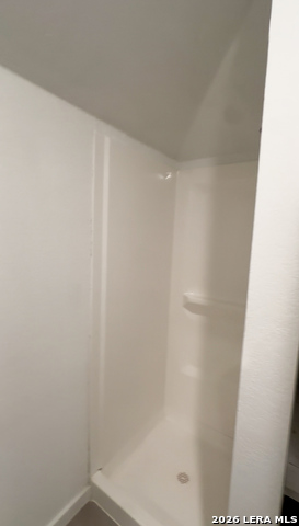 Listing photo id 5 for 5018 Primrose Ridge