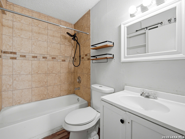 Listing photo id 10 for 305 Toepperwein