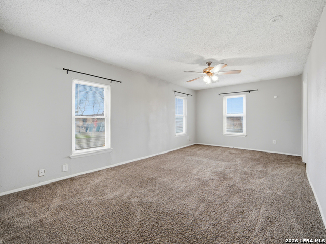 Listing photo id 14 for 305 Toepperwein