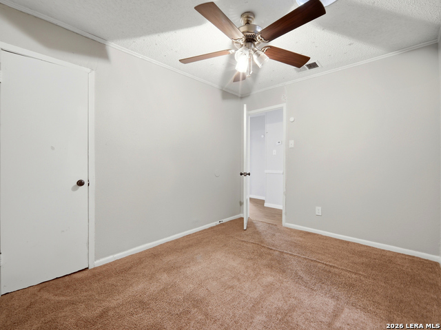 Listing photo id 15 for 305 Toepperwein