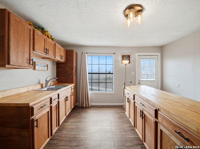 Listing photo id 20 for 305 Toepperwein