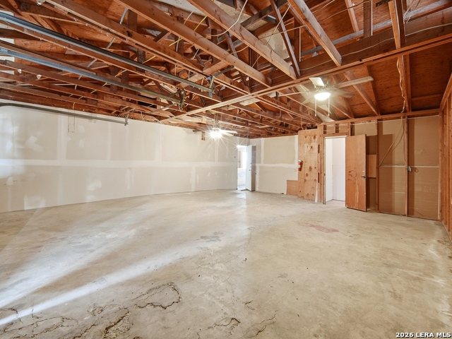 Listing photo id 5 for 305 Toepperwein