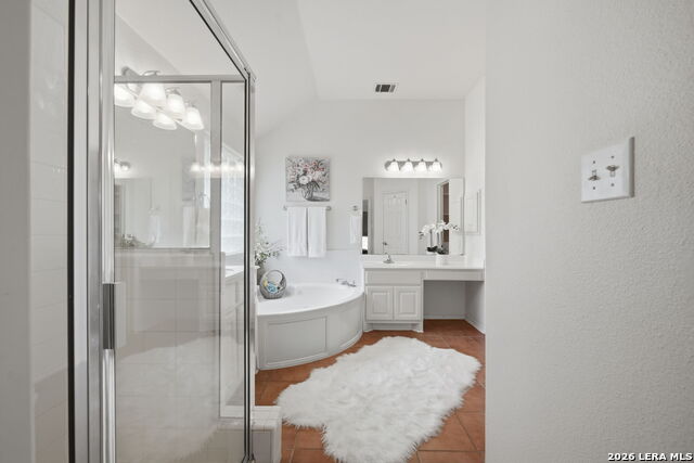 Image 23 of 39 For 18714 Rogers Lake