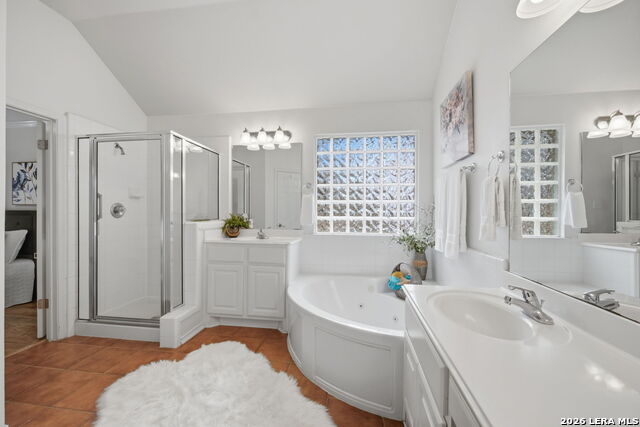 Image 24 of 39 For 18714 Rogers Lake