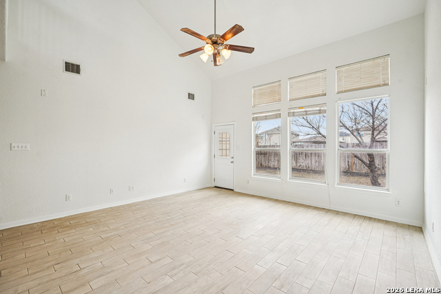 Image 13 of 41 For 9907 Mill Path