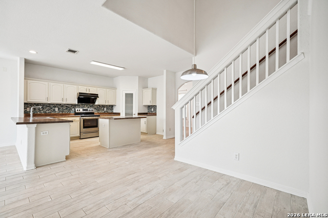 Image 15 of 41 For 9907 Mill Path