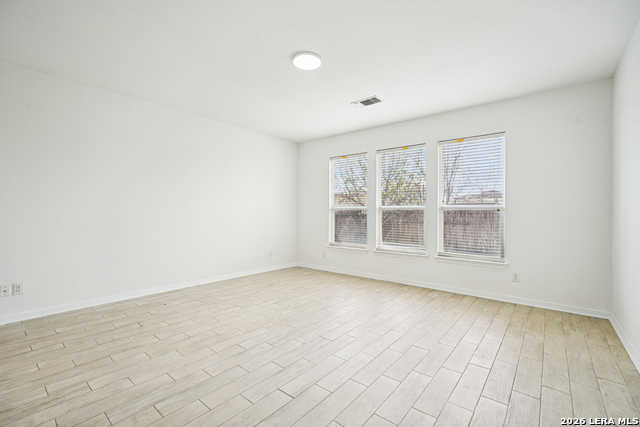 Image 18 of 41 For 9907 Mill Path